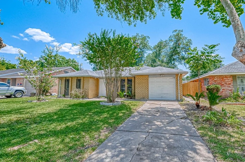 11019 Sandstone St, Houston TX  77074-6515 exterior