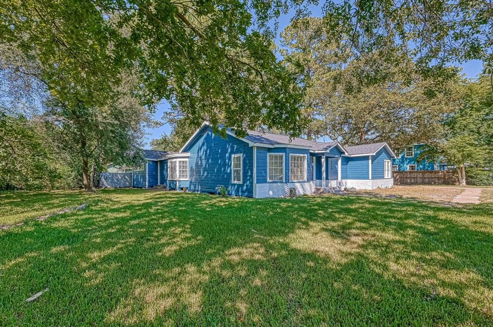 5609 Denmark St, Houston TX  77028-3807 exterior