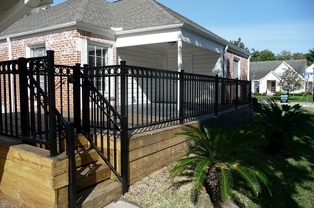 2801 Plumb St, Houston TX  77005-3055 exterior