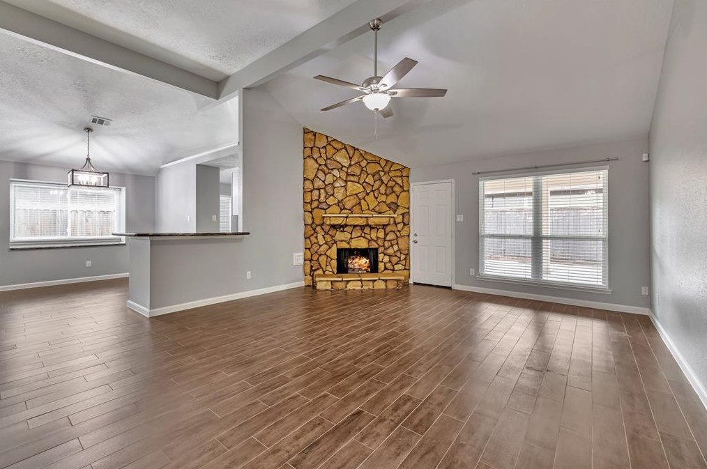 9703 Walnut Glen Dr, Houston TX  77064-4448 exterior