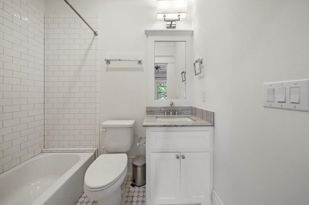 916 Rdg, Houston TX  77009-7309 exterior