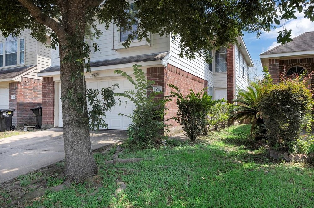 13839 Maximos Dr, Houston TX  77083-8047 exterior