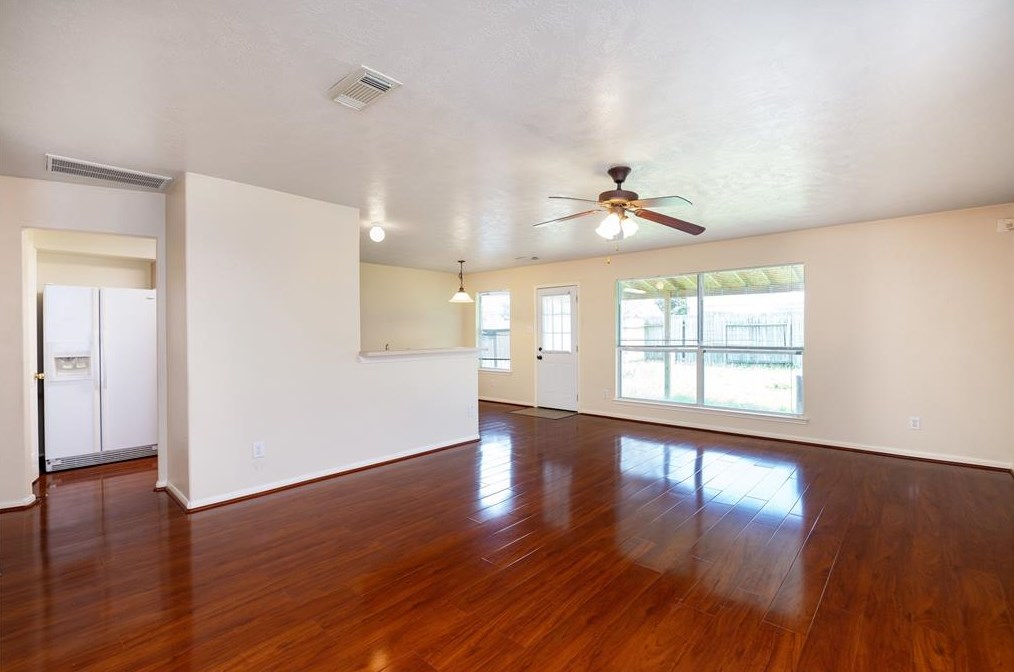 13839 Maximos Dr, Houston TX  77083-8047 exterior