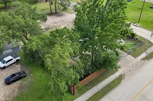 1620 Odd Fellow St, Conroe, TX 77301 - Photo 3