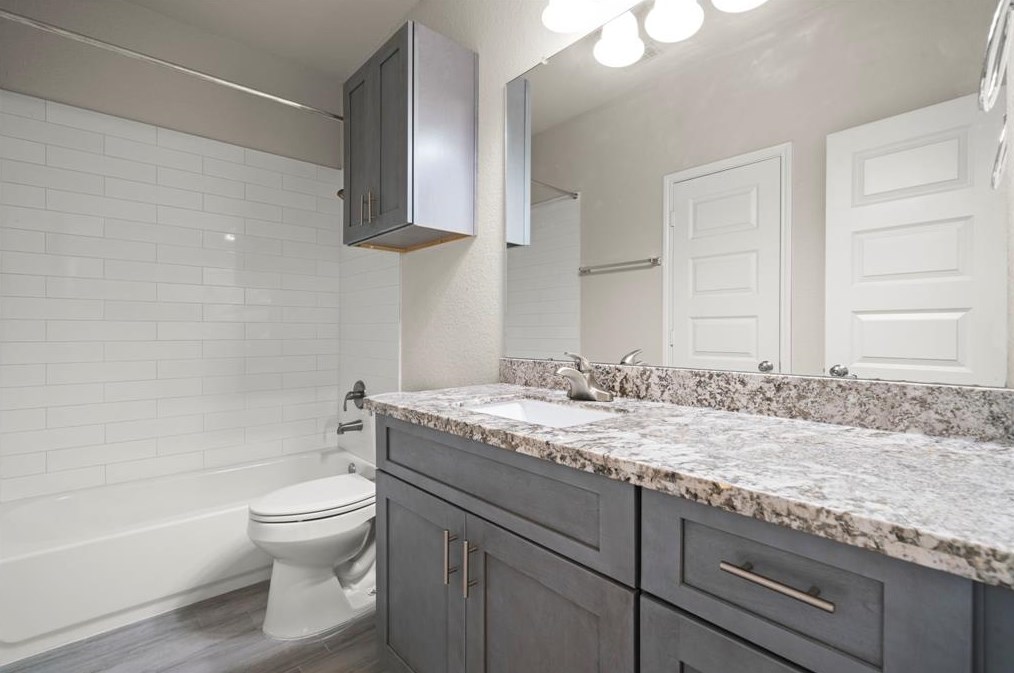 4801 Wenda St, Houston TX  77033-4126 exterior