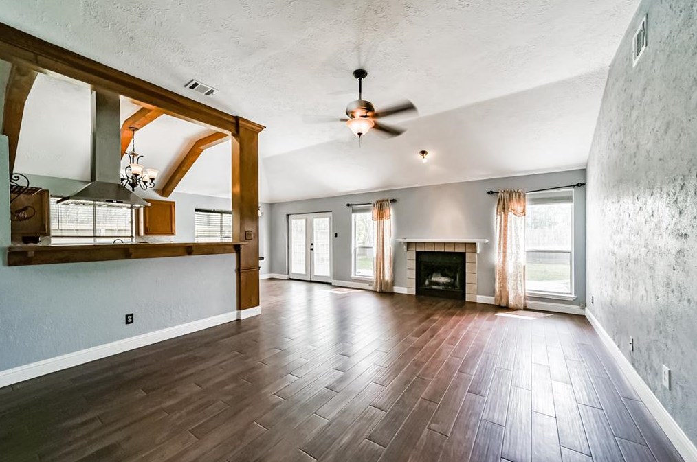 8131 Split Oak Dr, Houston TX  77040-2617 exterior