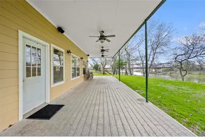 804 Robson, Columbus, TX 78934 - Photo 3