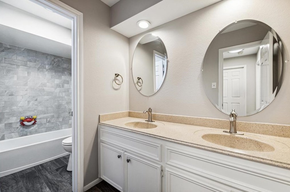 4414 Amber Lk Dr, Houston TX  77084-3284 exterior