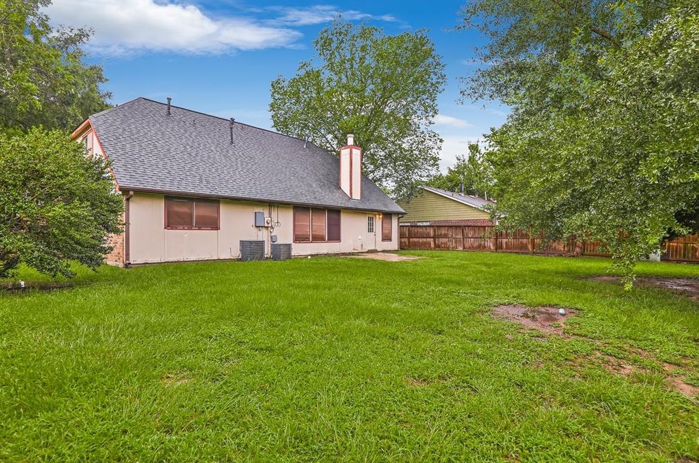 8215 Burnt Ash Dr, Humble TX  77338-2739 exterior