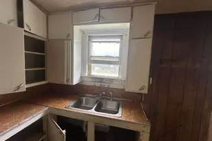 801 Clark St, Fairfield, TX 75840 - Photo 5