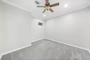 7941 Goode St, Houston, TX 77012 - Photo 9