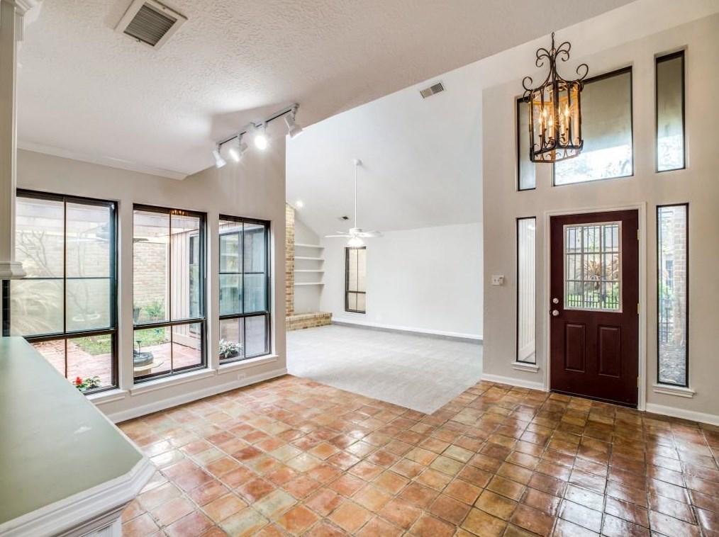 164 Old Brg Lk, Houston TX  77069-3463 exterior