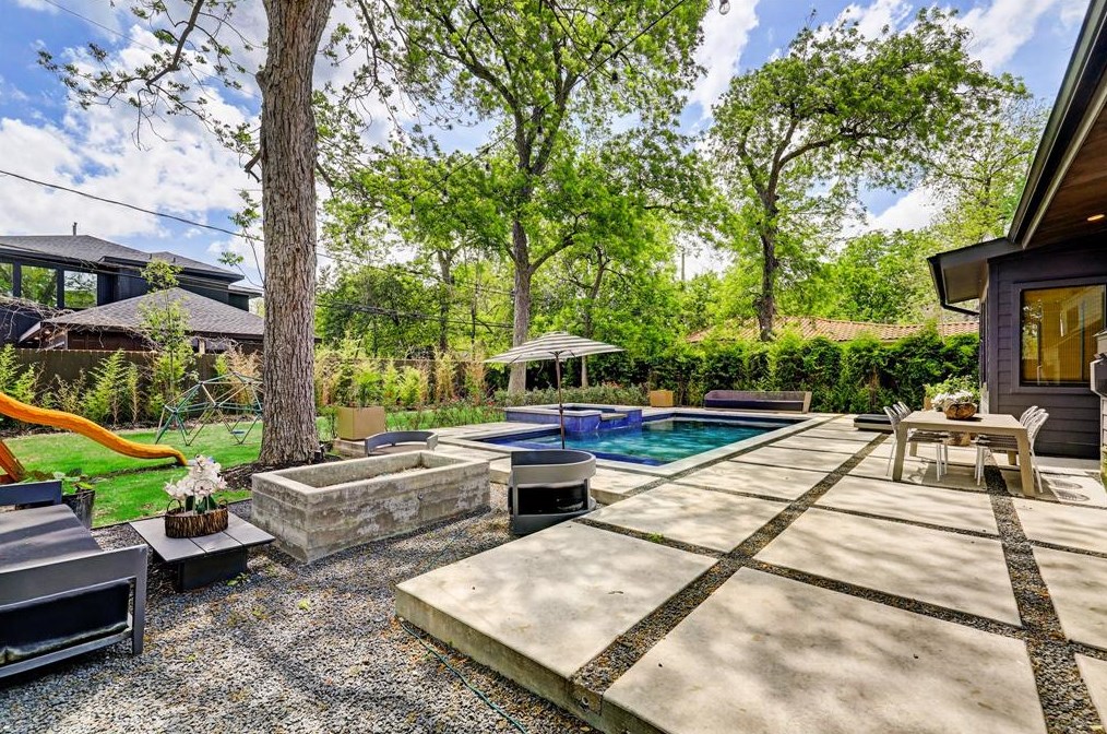 207 32 St, Houston TX  77018-8322 exterior