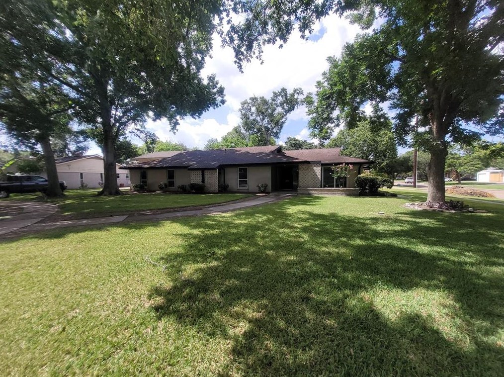 5602 Indigo St, Houston TX  77096-1118 exterior