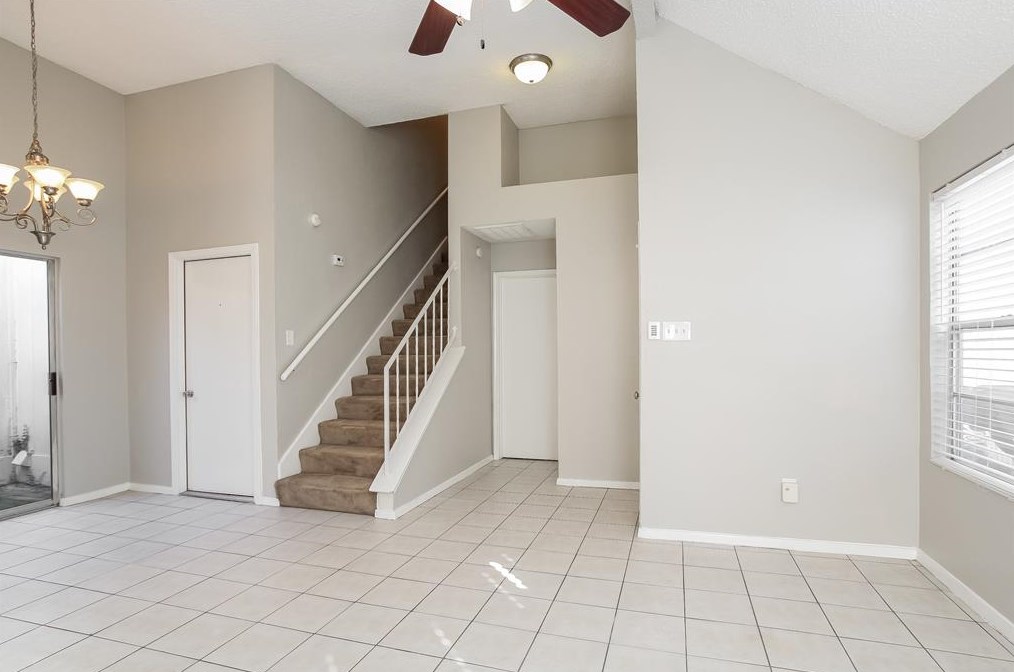 11537 Springshire Dr, Houston TX  77066-4755 exterior