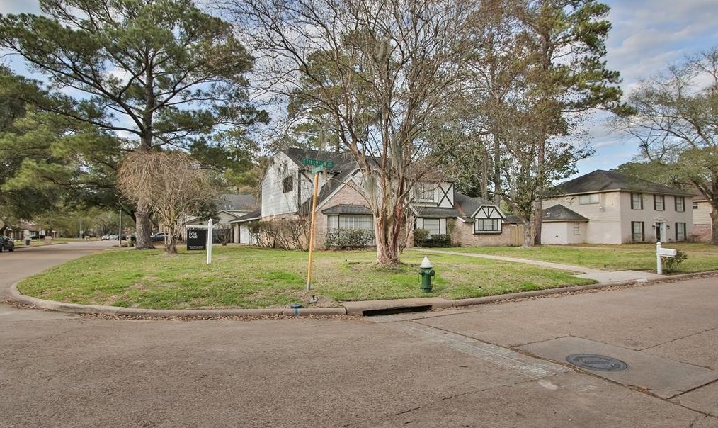 3918 Stillview Dr, Houston TX  77068-2918 exterior