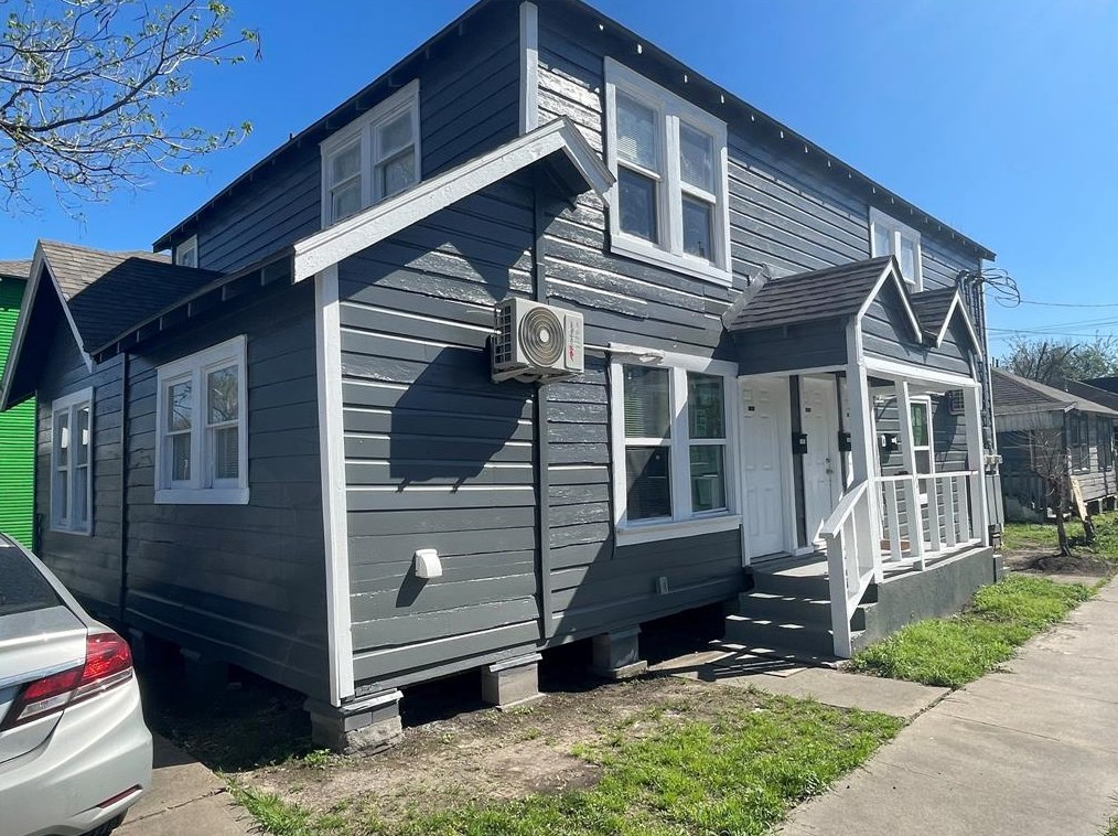 1401 Collier St, Houston TX  77023-2016 exterior