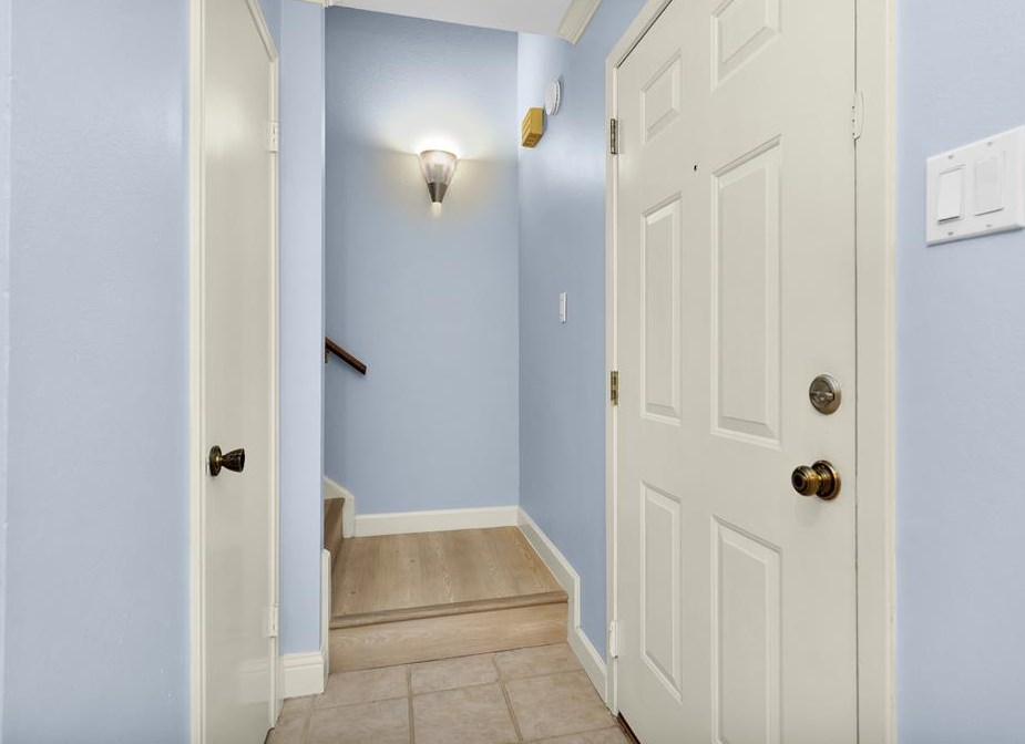 941 Wax Myrtle Ln, Houston TX  77079-3772 exterior