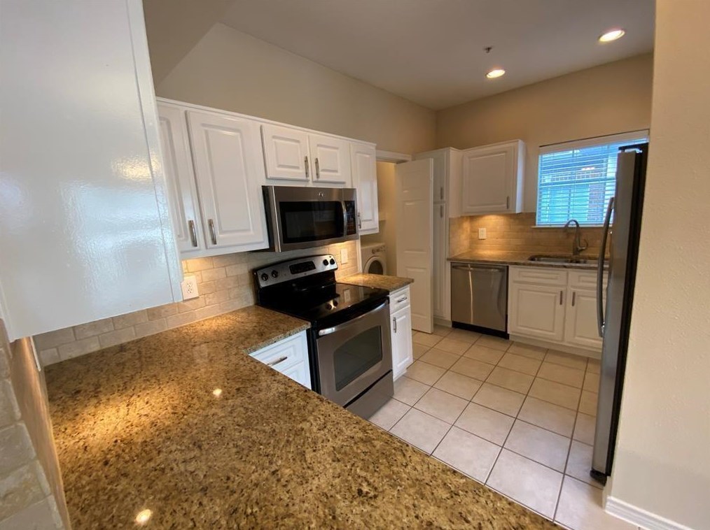 2350 Westcreek Ln, Houston TX  77027-4312 exterior