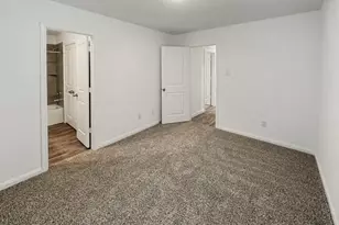 16818 N Marie Vlg Dr, Conroe, TX 77306 - Photo 5