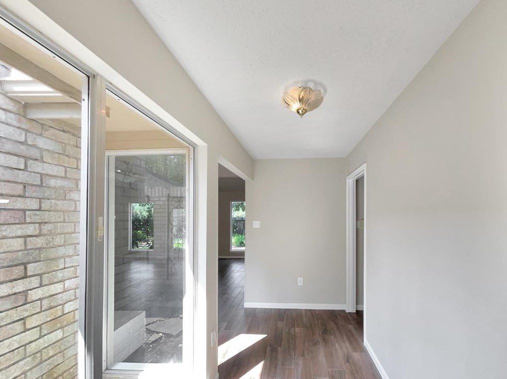 15911 Brookvilla Dr, Houston TX  77059-5910 exterior