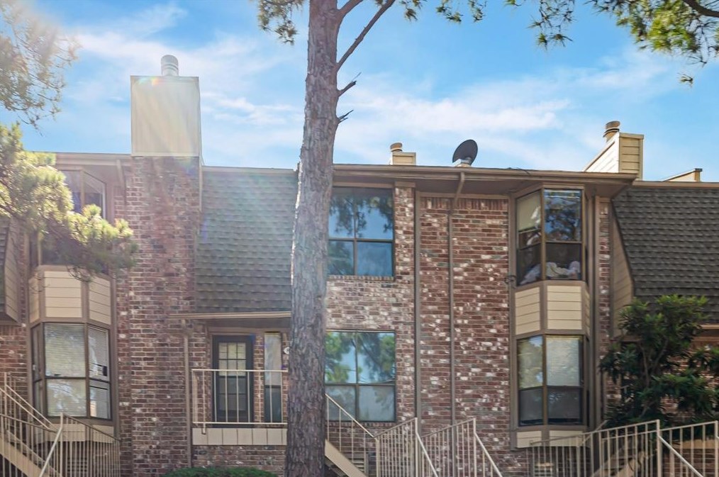 2119 Place Rebecca Ln, Houston TX  77090-1059 exterior