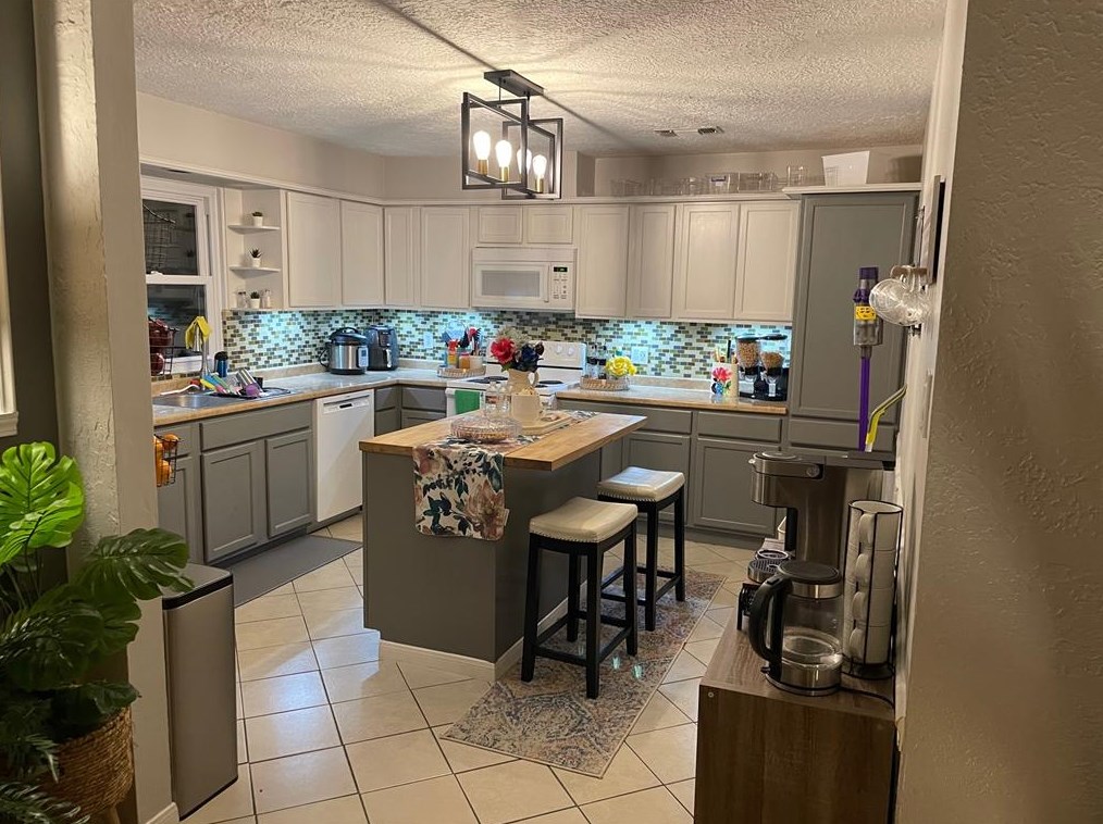 17115 Kings Walk Ln, Houston TX  77070-1838 exterior