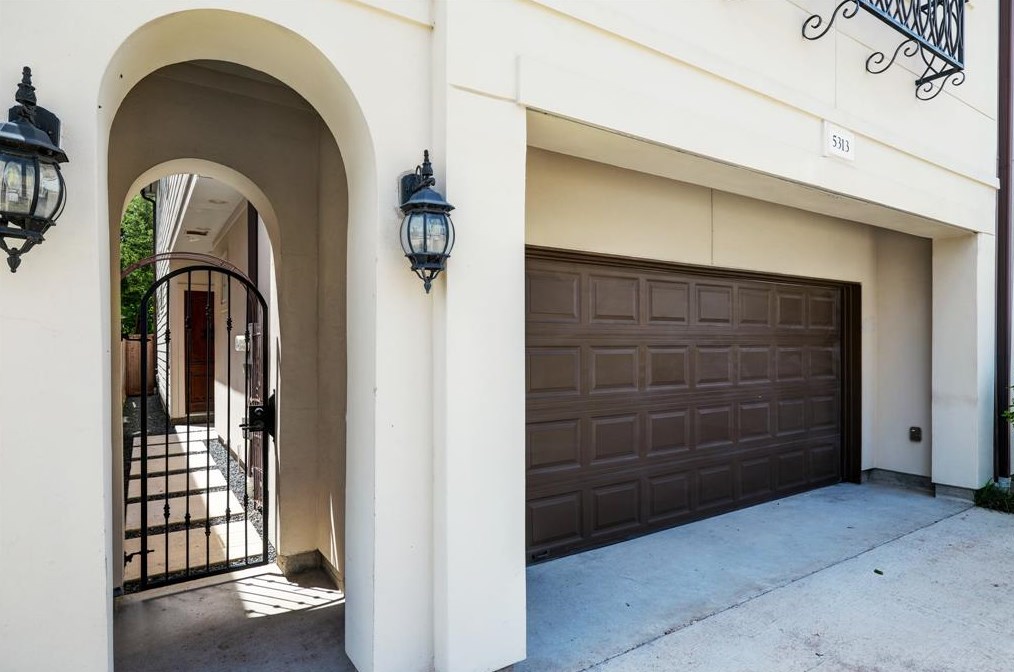 5313 Darling St, Houston TX  77007-1915 exterior