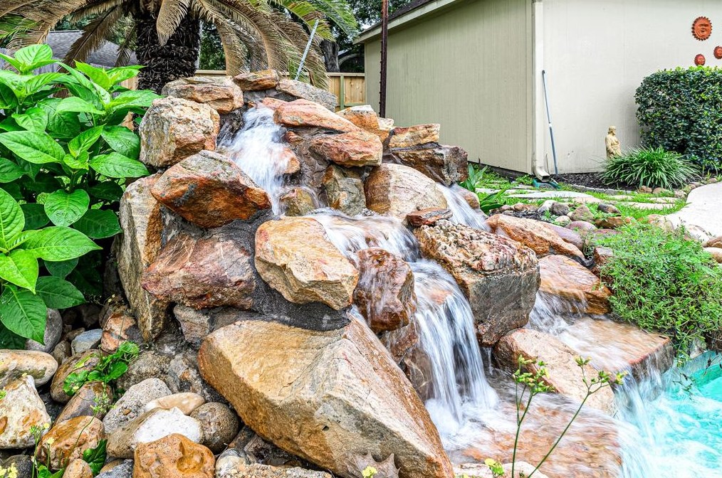 2510 Cooling Breeze Dr, Richmond TX 77406-6895 exterior