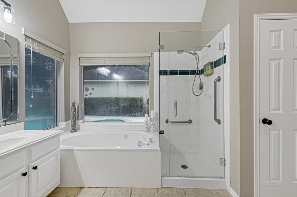 2510 Cooling Breeze Dr, Richmond TX 77406-6895 exterior