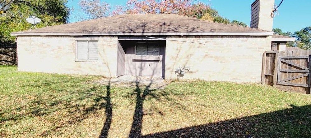 8607 Crystal Cove Cir, Houston TX  77044-1808 exterior