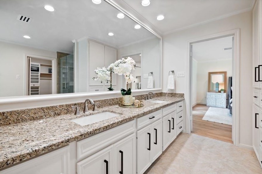 10107 Del Monte Dr, Houston TX  77057-3404 exterior