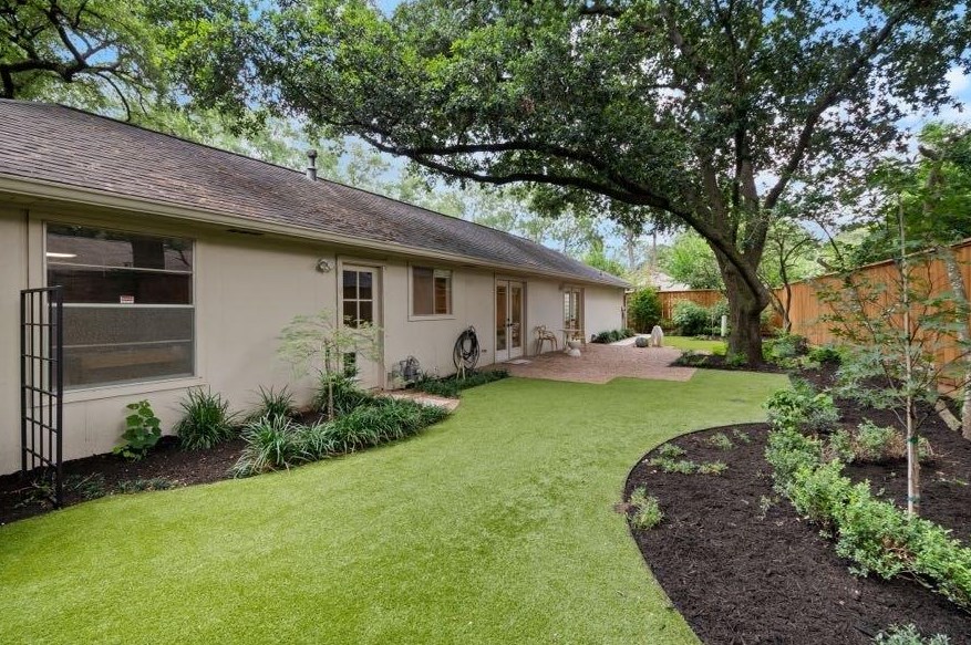 10107 Del Monte Dr, Houston TX  77057-3404 exterior