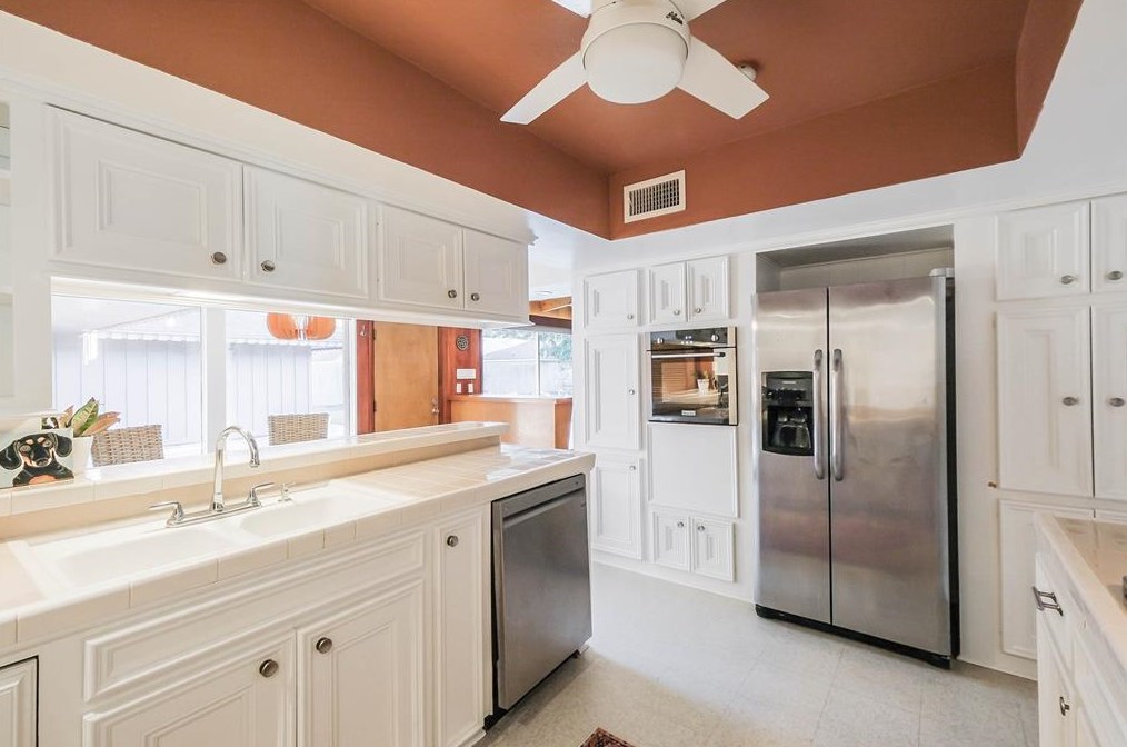 2103 De Milo Dr, Houston TX  77092-4149 exterior