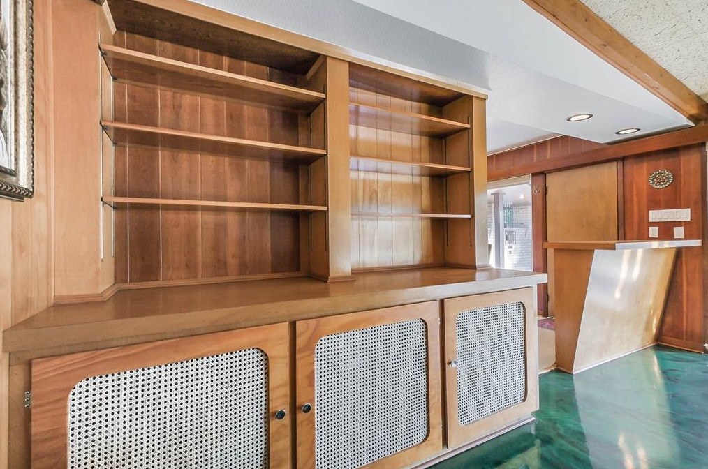 2103 De Milo Dr, Houston TX  77092-4149 exterior