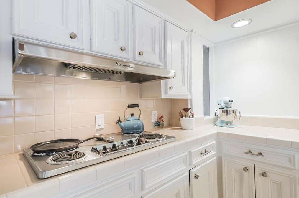 2103 De Milo Dr, Houston TX  77092-4149 exterior