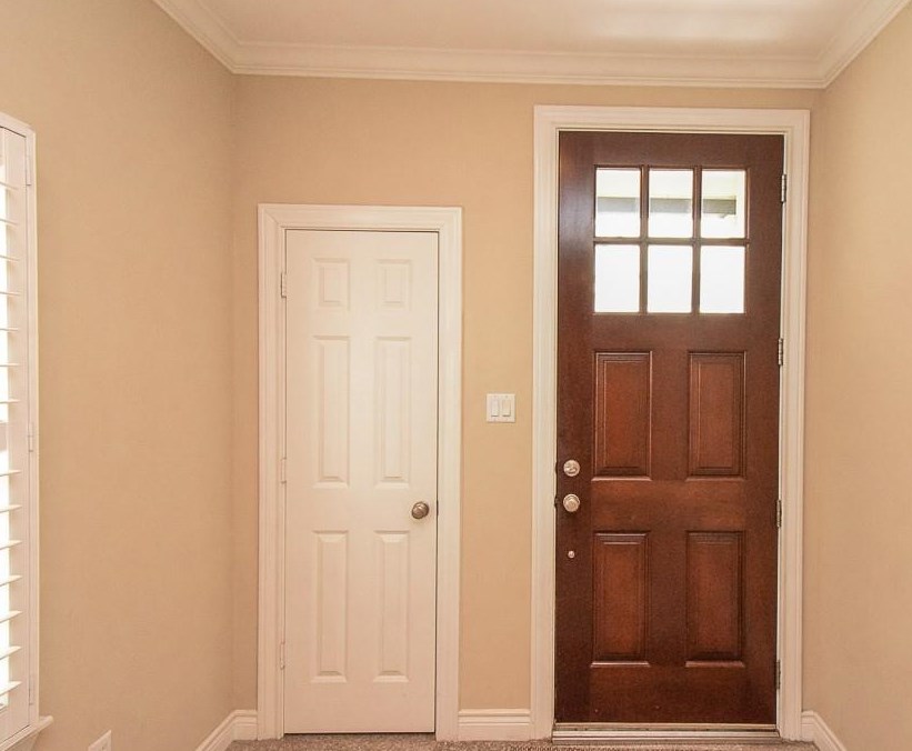 146 Oak Place Dr, Houston TX  77006-1788 exterior