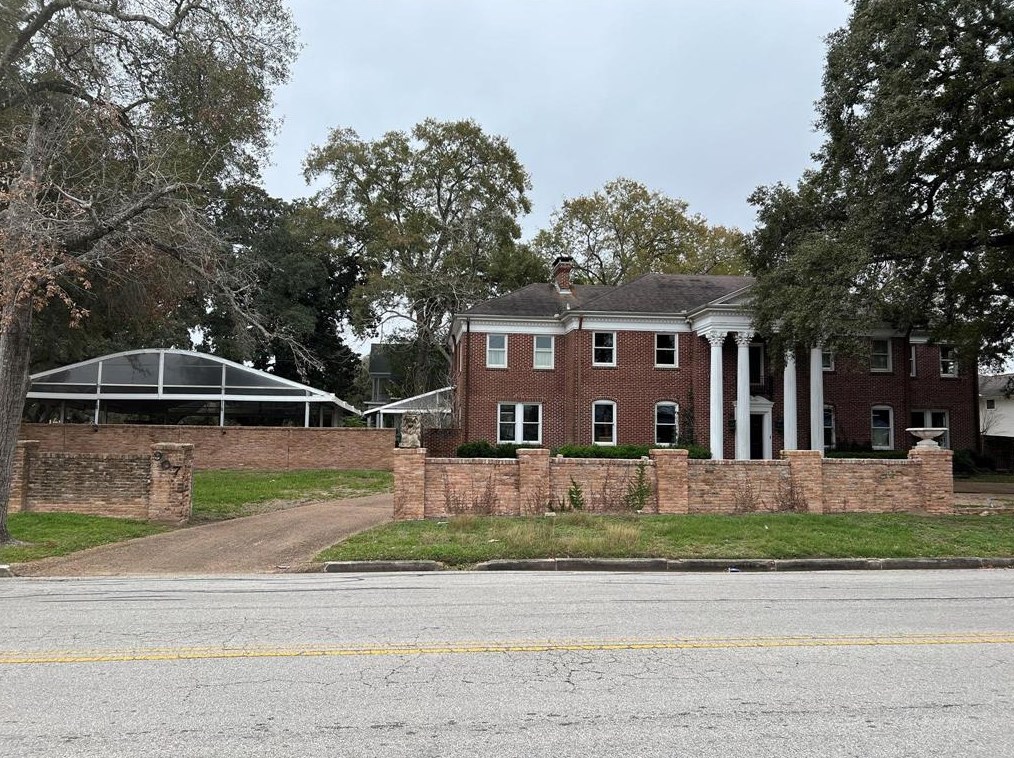 907 Morton St, Richmond TX 77469-3076 exterior