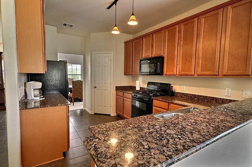 6603 Lindale Manor Ct, Spring TX  77379-8930 exterior