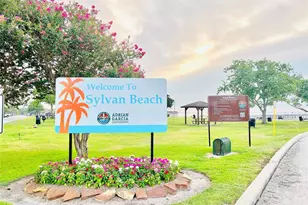 727 N Bayshore Dr, La Porte, TX 77571 - Photo 3