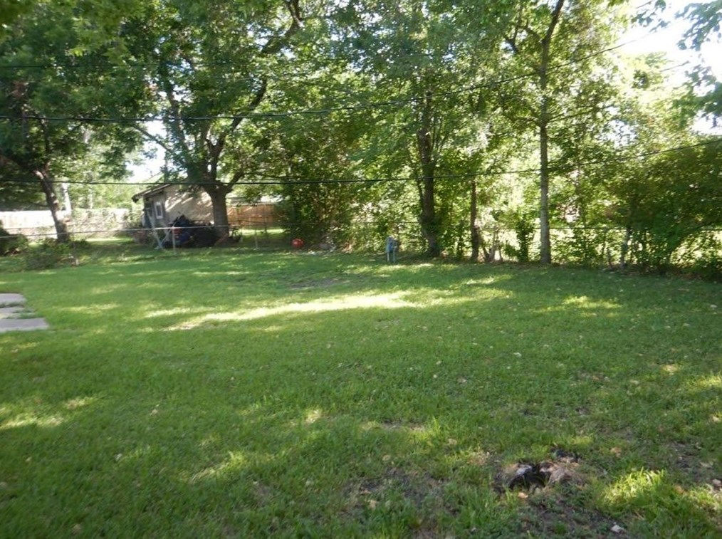 5611 Elm Tree Dr, Houston TX  77048-1843 exterior