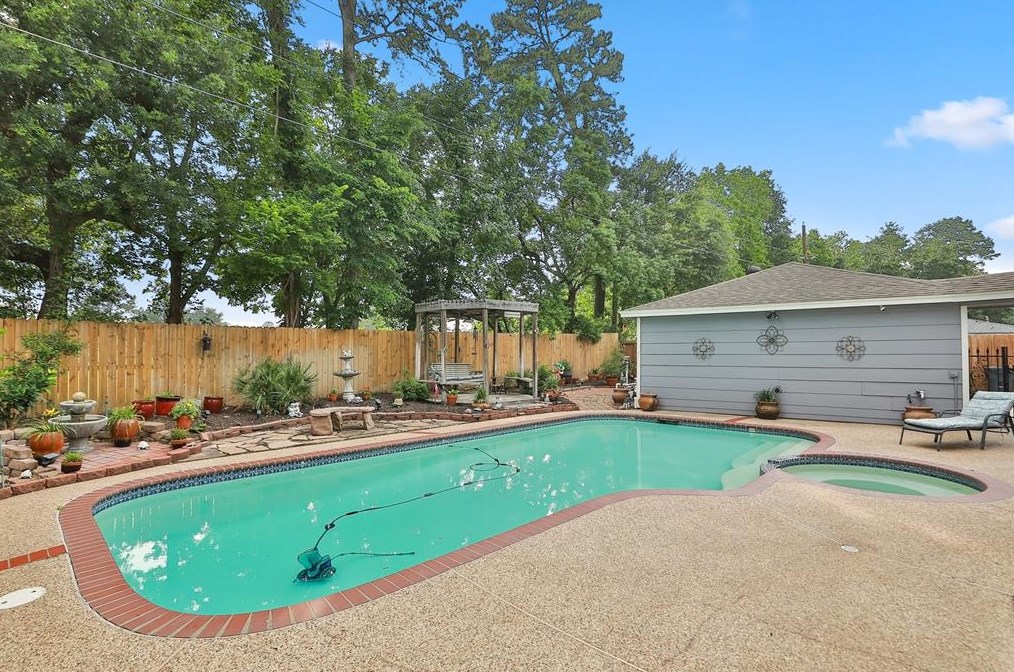 14035 Cleobrook, Houston TX  77070-3714 exterior