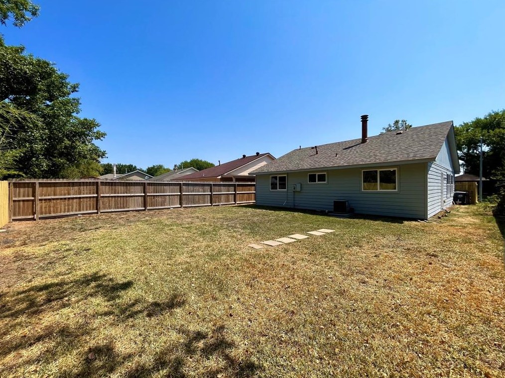 10718 Parkland Woods Dr, Sugar Land TX  77498-1733 exterior