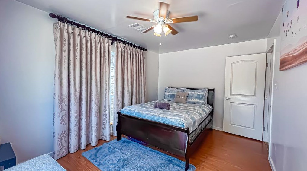 4243 Sun Mdw Dr, Houston TX  77072-1453 exterior