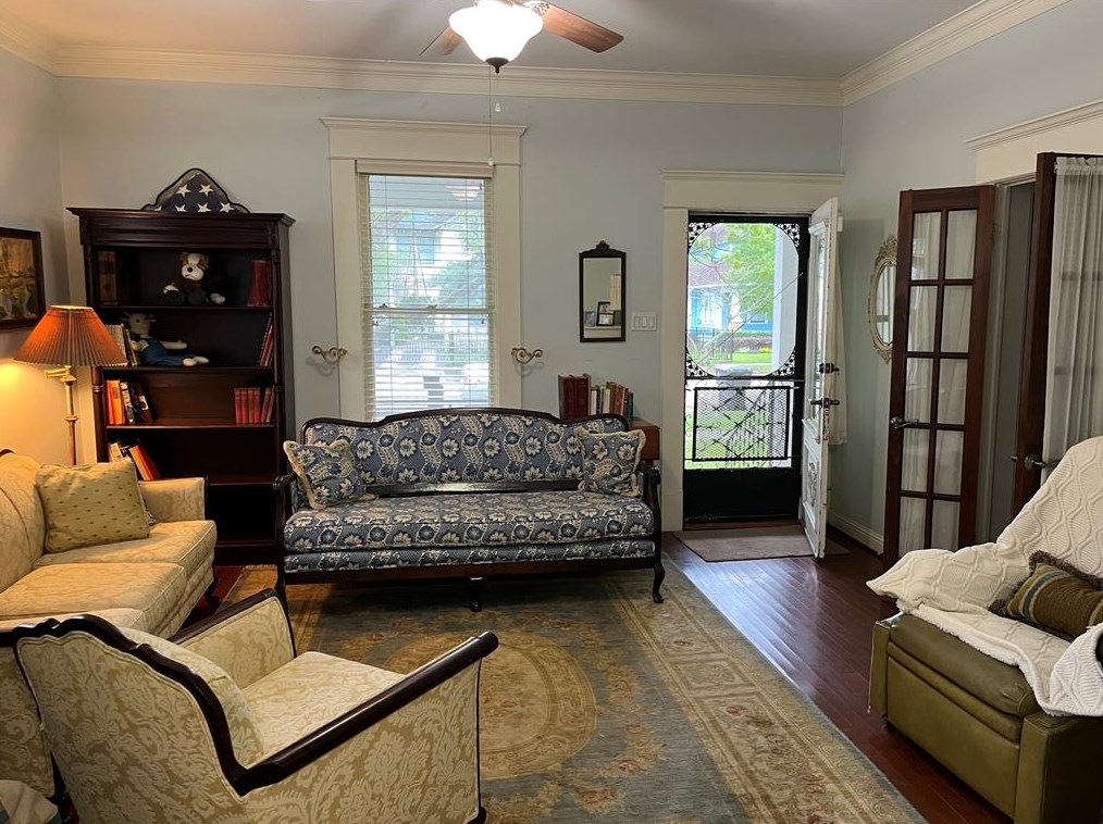 1129 Cortlandt St, Houston TX  77008-7061 exterior