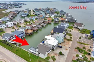 301 Commander Dr, Tiki Island, TX 77554 - Photo 33