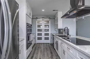 301 Commander Dr, Tiki Island, TX 77554 - Photo 15