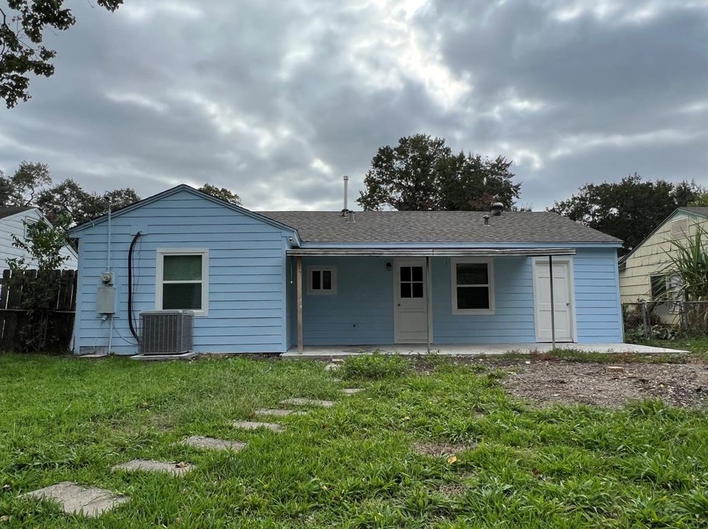8639 Tilgham, Houston TX  exterior