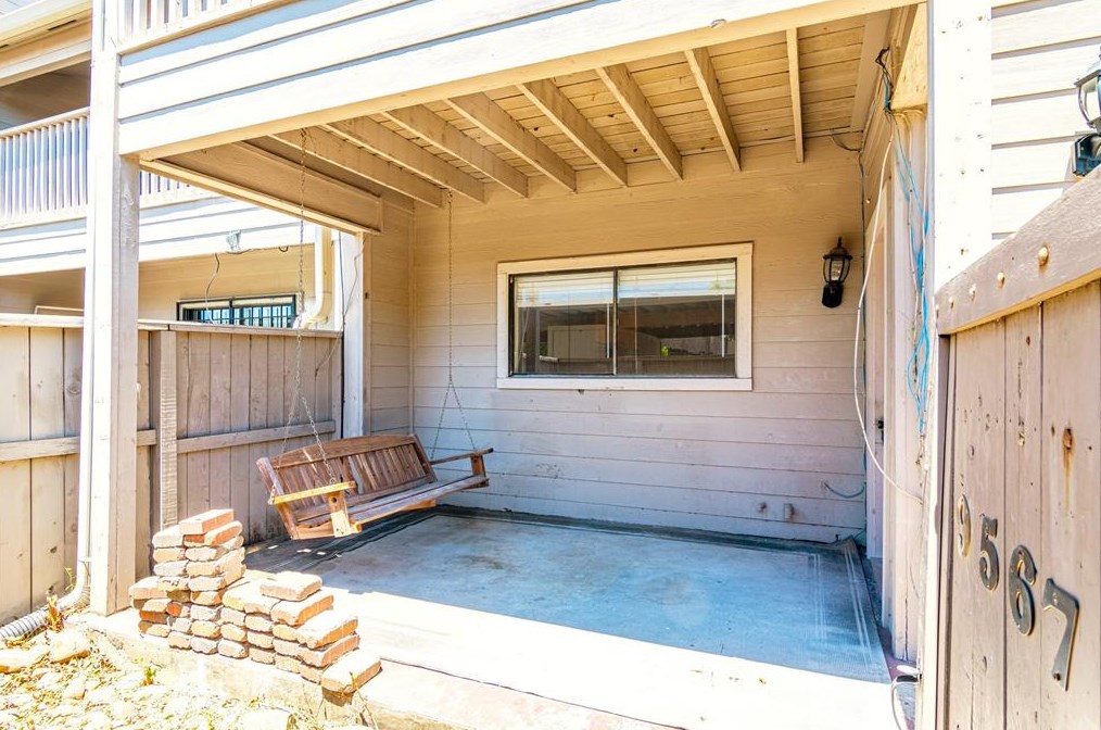 9567 Pagewood Ln, Houston TX  77063-0052 exterior