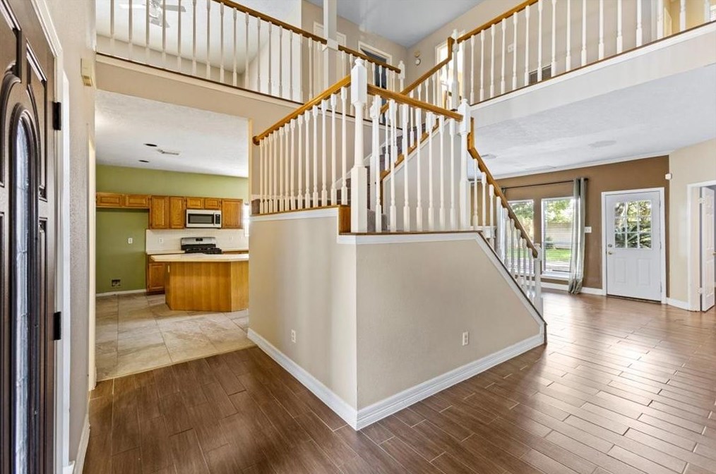 6807 Elmscott Dr, Pasadena TX  77505-4477 exterior